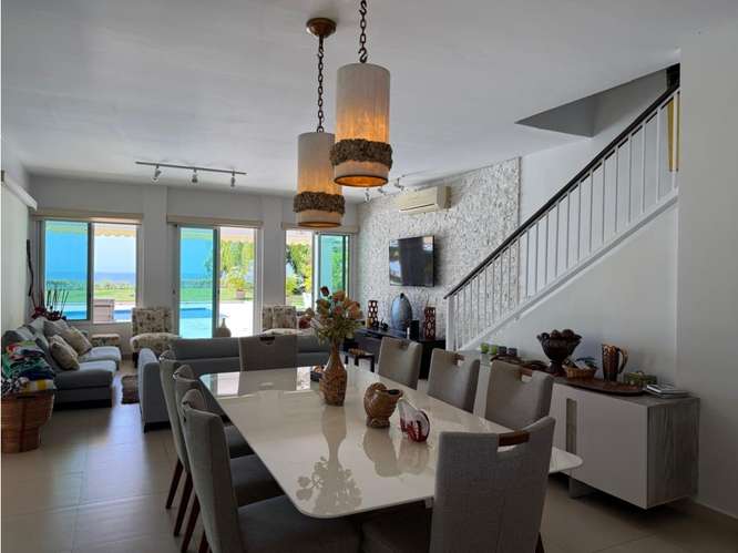 En Alquiler Hermosa Casa de playa en P.H. Bijao Beach Club