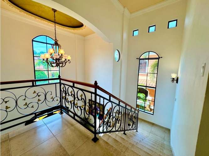 Alquiler de Casa en Clayton Village, Clayton - Imagen 13