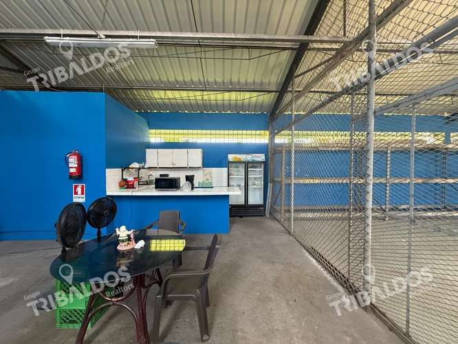 Alquiler de Bodega con oficinas en Juan Díaz