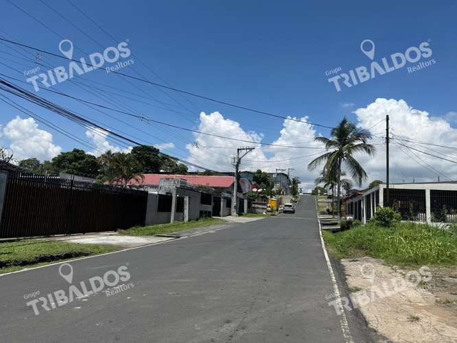 Alquiler de Bodega con oficinas en Juan Díaz