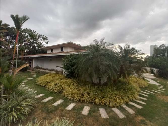 Se  Alquila  Casa con Piscina en Altos del Golf  Amoblada - Imagen 6