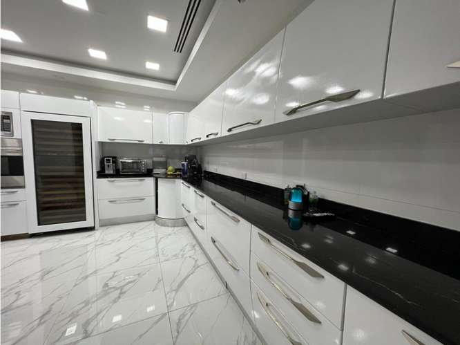 Se  Alquila  Casa con Piscina en Altos del Golf  Amoblada - Imagen 14