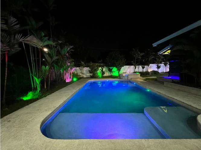 Se  Alquila  Casa con Piscina en Altos del Golf  Amoblada - Imagen 12