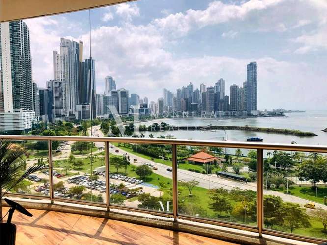 Se vende Apartamento Vista al Mar – Avenida Balboa