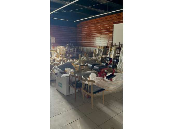 SE ALQUILA LOCAL EN COLON PLANTA ALTA VACIO 160M2 AS - Imagen 7