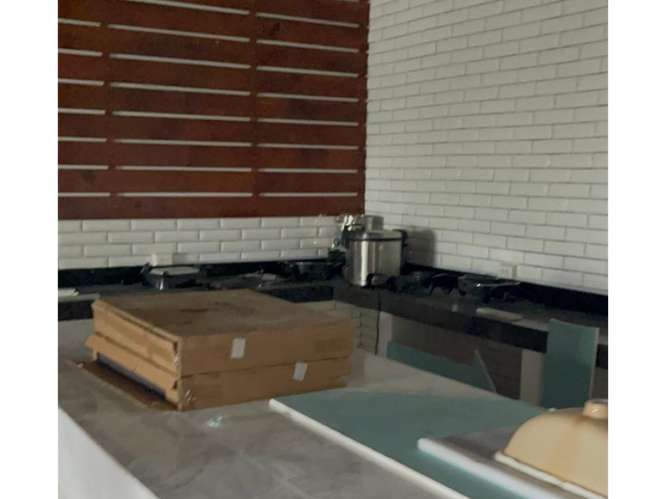 SE ALQUILA LOCAL EN COLON PLANTA ALTA VACIO 160M2 AS