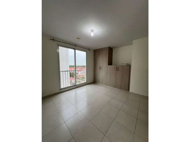 Alquilo bello apartamento en versalles línea blanca 900$ - Imagen 6