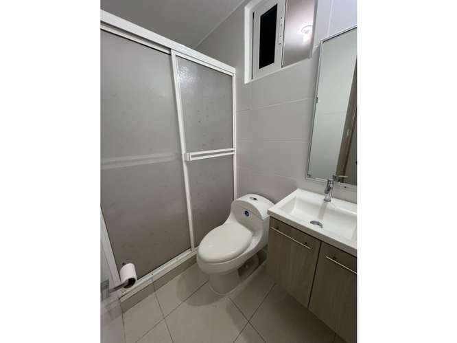 Alquilo bello apartamento en versalles línea blanca 900$ - Imagen 10