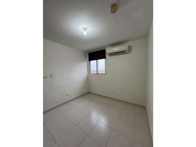 Alquilo bello apartamento en versalles línea blanca 900$ - Imagen 2