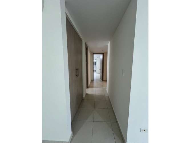 Alquilo bello apartamento en versalles línea blanca 900$ - Imagen 11