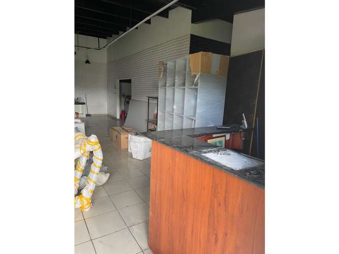 COLON / 160M2 / LOCAL PLANTA ALTA / VACIO  / AS