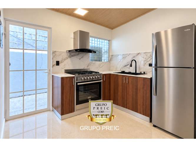 Casa en Venta Parque Lefevre CC - Imagen 2