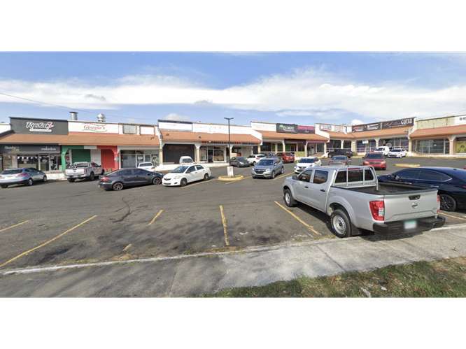 LOCAL VILLA LUCRE / CENTRO COMERCIAL PUNTA FRESCA / 55M / DEPOSITO JC