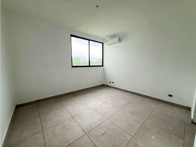 GORGONA / PH MALIBU LAKES / 4 HABITACIONES / 600M / PISCINA / JACUZZI