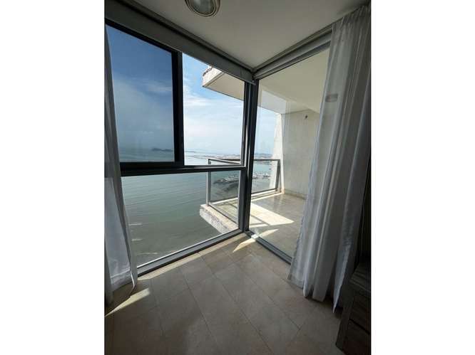 Alquilo bello apartamento Yoo Panamá 2000$ - Imagen 8
