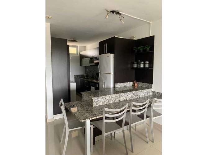 Alquiler de apartamento amoblado en Altamira Gardens - Imagen 2