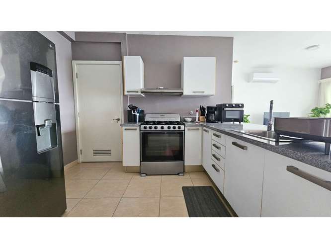 SE ALQUILA APARTAMENTO AVE. BALBOA WATERS ON THE BAY 109M AMOBLADO - Imagen 3