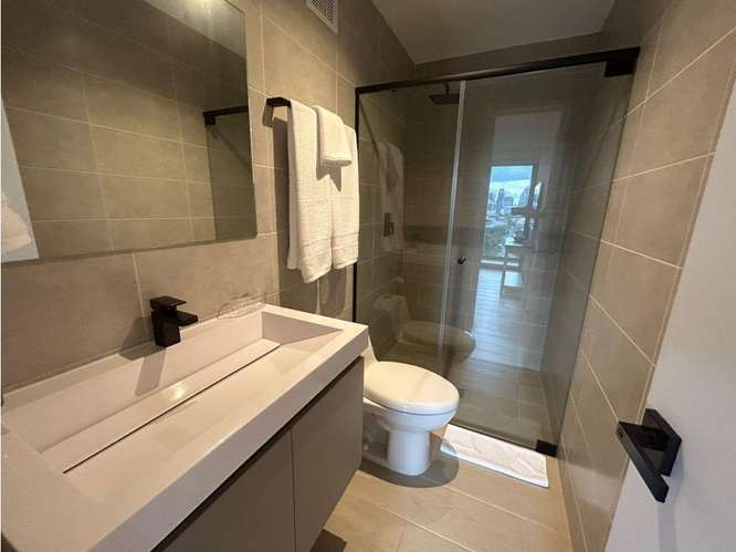 SE ALQUILA APARTAMENTO AMOBLADO EN PH LIVING 74 - Imagen 8