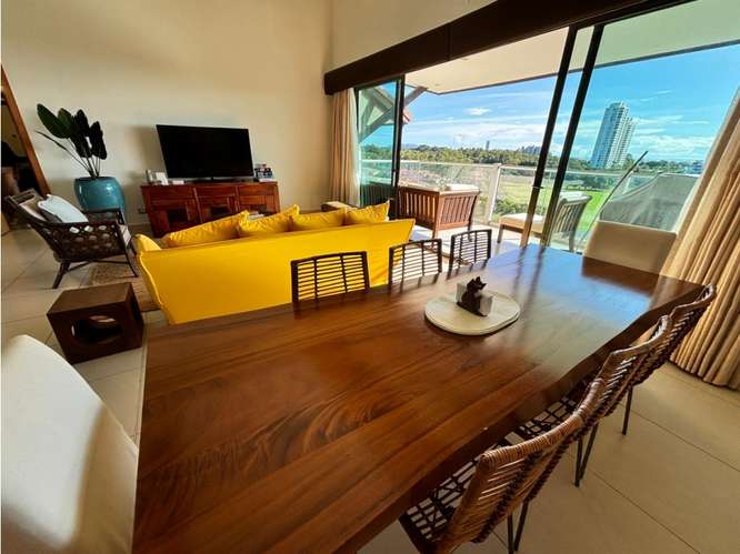 SE ALQUILA APARTAMENTO 215M EN SAN CARLOS CASAMAR CON BALCON AMOBLADO