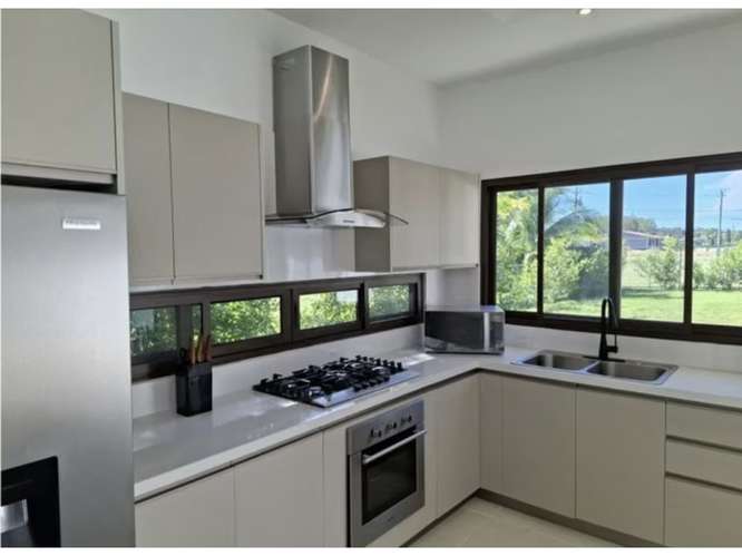 SE ALQUILA CASA EN CHAME 1110M 3 HABITACIONES AMOBLADO Y PISCINA - Imagen 14