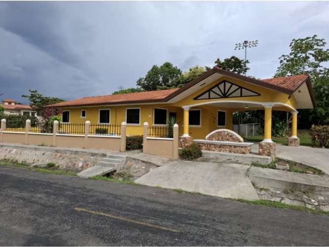 SE ALQUILA CASA EN PENONOME  750 M2 CON PATIO AMOBLADA - Imagen 2