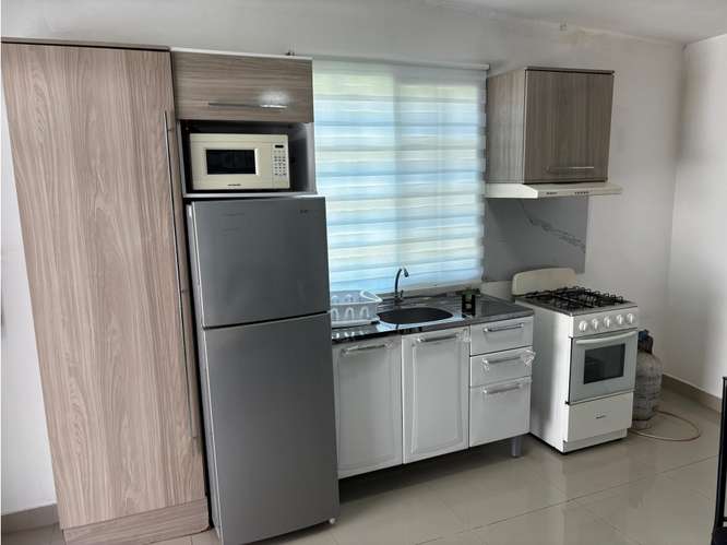 COLÓN / MARGARITA / 60M / AMOBLADO / CON SERVICIOS INCLUIDOS - Imagen 4