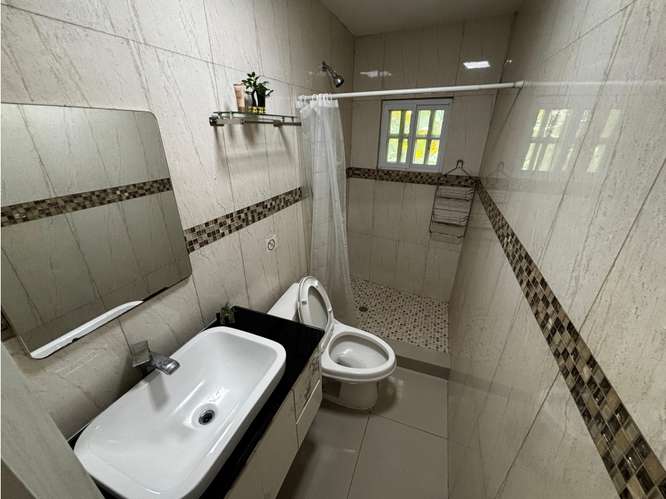 COLÓN / MARGARITA / 60M / AMOBLADO / CON SERVICIOS INCLUIDOS - Imagen 18