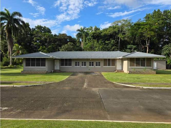 ALQUILER DE CASA EN BRAZOS HEIGHTS COLON DE 770M 4 HABITACION AMOBLADA