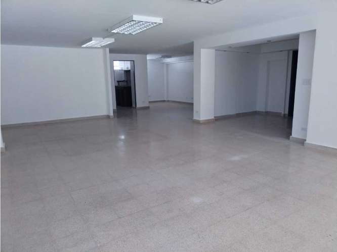 Alquiler de local de 100 mts en El Cangrejo - Imagen 11