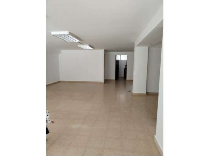 Alquiler de local de 100 mts en El Cangrejo - Imagen 5