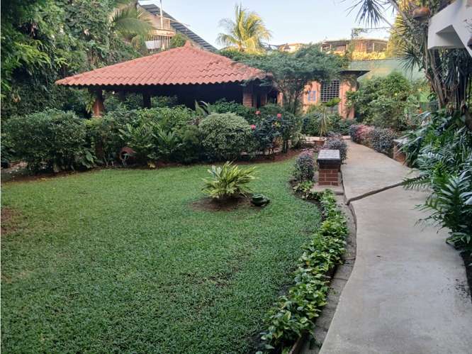 Casa en venta, El Carmen, Panamá | con piscina y local comercial | ES - Imagen 7