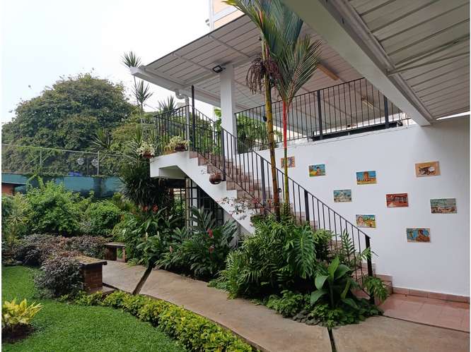 Casa en venta, El Carmen, Panamá | con piscina y local comercial | ES - Imagen 5
