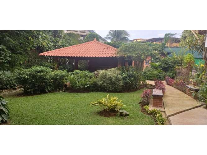Casa en venta, El Carmen, Panamá | con piscina y local comercial | ES - Imagen 8