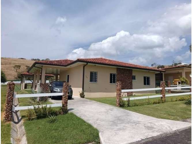 Se Vende Casa en El Celaje de Chame (CG) - Imagen 1