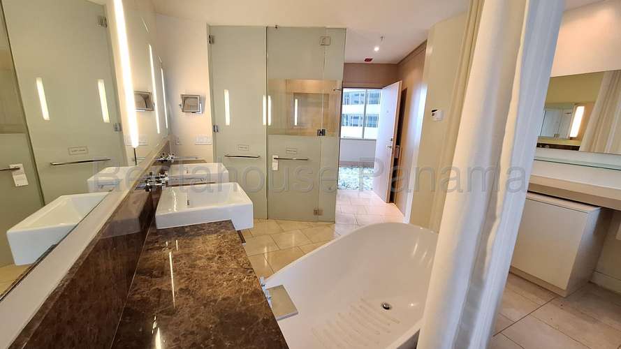 Venta de Apartamento Amoblado en PH TOC Punta Pacifica| 48 m², 26GP8337 - Imagen 3
