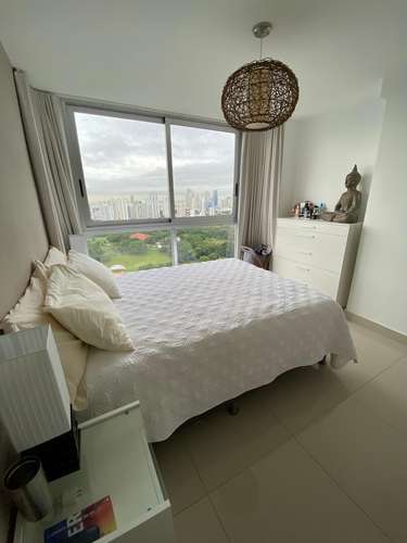 Alquiler amoblado 2 rec/2 baños, piso 36, vista al mar, acceso directo Parque Omar – PH Park Point