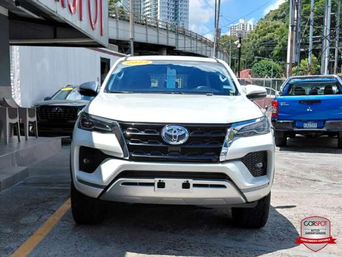 TOYOTA FORTUNER 2022 CON 1 AÑO DE GARANTIA