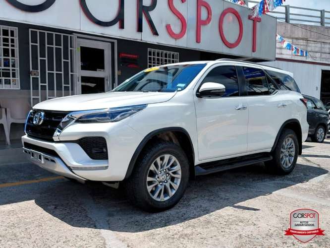 TOYOTA FORTUNER 2022 CON 1 AÑO DE GARANTIA