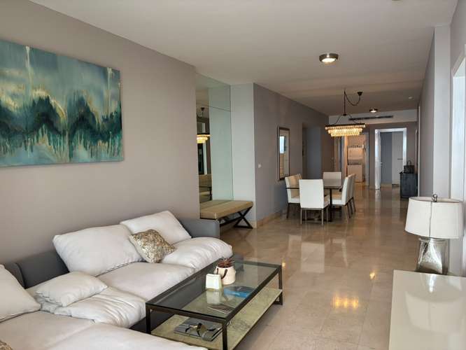 Alquilo espectacular apartamento amoblado en av Balboa 
