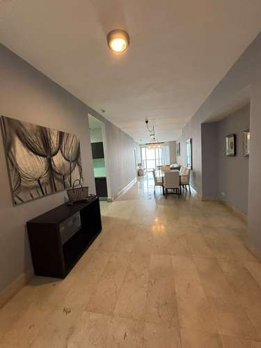 Alquilo espectacular apartamento amoblado en av Balboa 