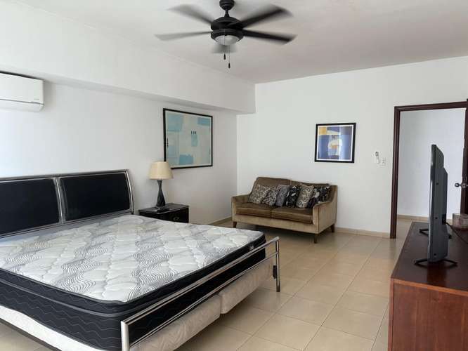 Grandbay. 138mts 1r 1.5b amoblado vista al mar $260,000.00neg  - Imagen 11