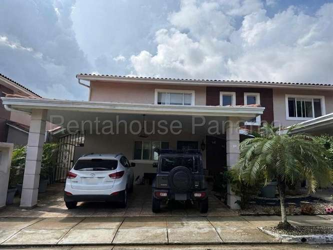 271168. Se vende casa 250m, 3 recámaras, 3.5 baños, CBE, jardín - Imagen 10