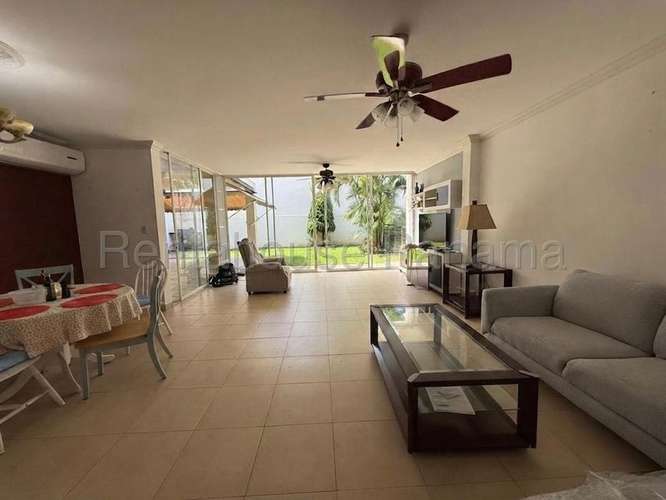 271168. Se vende casa 250m, 3 recámaras, 3.5 baños, CBE, jardín - Imagen 15