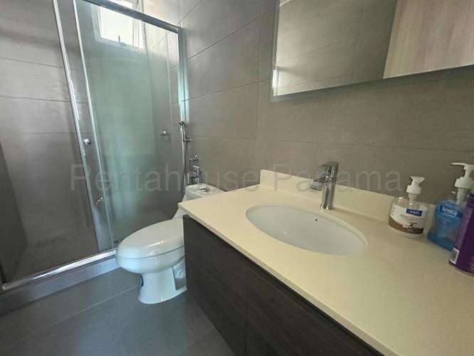 Apartamento en Alquiler en Via España 27AECC2852