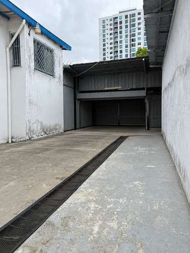 GALERA EN ALQUILER EN PARQUE LEFEVRE | 800 M² DE TERRENO | $2,900