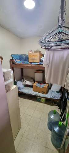 Se Alquila Espaciosa Casa con Jardines y Terraza – Amplitud y Privacidad en Calle Principal - Imagen 8