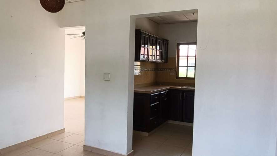 Hermosa y amplia casa en Penonomé, Paseo del Rio, Coclé, en calle sin salida - Imagen 8