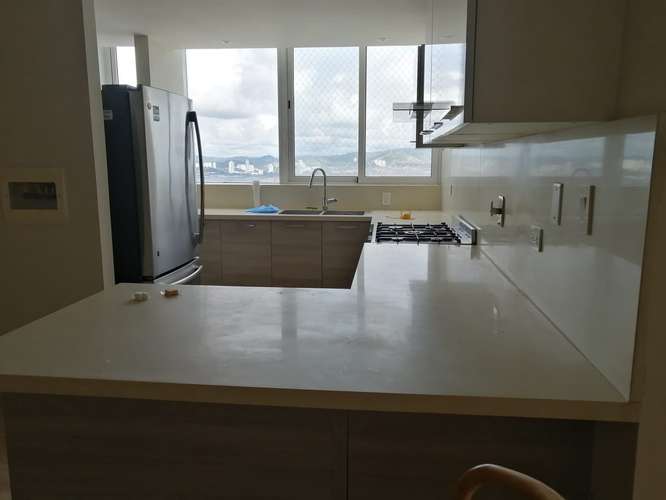 Alquilo apartamento amoblado en Costa del Este, 3 recamaras, 201m2, area social completa, fácil acceso al corredor. - Imagen 6