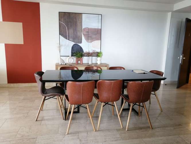 Alquilo apartamento amoblado en Costa del Este, 3 recamaras, 201m2, area social completa, fácil acceso al corredor. - Imagen 3