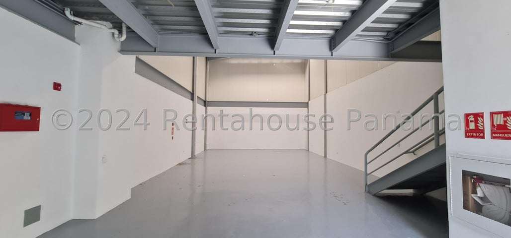 Galera en Venta en Parque Lefevre JG - Imagen 2